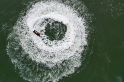 Karacabey Boğazı plajında jet skili kurtarma tatbikatı