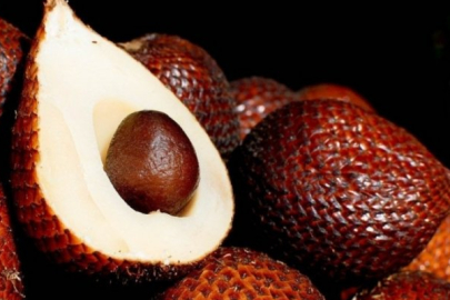 Kırmızı etten bin kat daha faydalı! Herkes "yılan meyvesi" diyor ama...