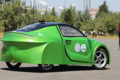 Gaziantep'te üniversite öğrencileri, tamamen yerli imkanlarla 2 elektrikli otomobil üretti