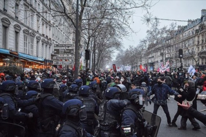 Fransa'da tartışmalı emeklilik reformu yürürlükte