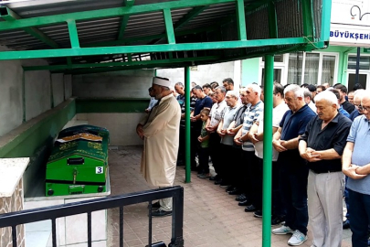 Bursa'da doğum yaptıktan sonra rahatsızlanıp hayatını kaybeden Kübra toprağa verildi