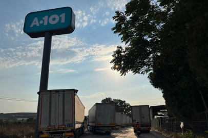 Bursa A101 İrfaniye deposunun önünde onlarca tır birikti! Ürünlere zam gelecek iddiası var