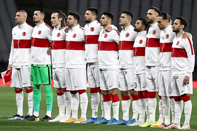 Türkiye - Ermenistan maçının ilk 11'leri