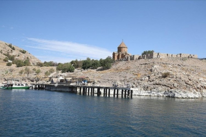 Akdamar Kilisesi'ndeki 11.'si düzenlenen ayin başladı