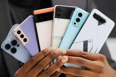 Akıllı telefon üreticileri, iPhone 15 ile dalga geçti