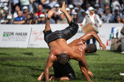 18. Geleneksel Bahçelievler Kocasinan Yağlı Güreşleri başladı