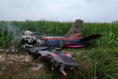 İtalya'da akrobasi uçağı düştü: 1 çocuk can verdi