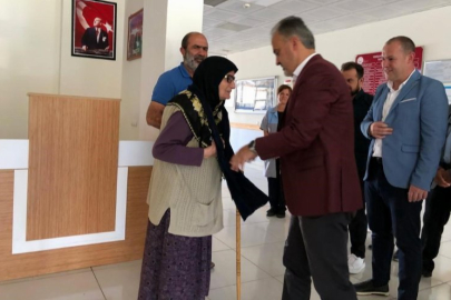Bursa'da Başkan Aktaş’tan Sayide teyzeye sürpriz ziyaret