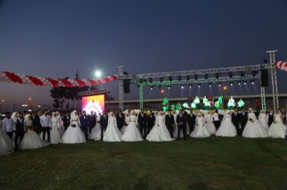 Depremzede 100 çift dünyaevine girdi