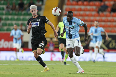 Gol yağmuru yaşanan Alanyaspor-Kasımpaşa maçında kazanan çıkmadı