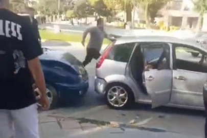 Kaza sonrası sürücüler birbirine girdi!