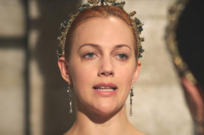 40'lık Meryem Uzerli'den bacak şov! Sere serpe uzandı, dekoltesi göz aldı! "Nefesim kesildi"