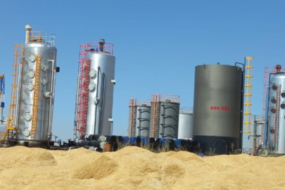 Diyarbakır'da terörden temizlenen noktalarda petrol çıkartma çalışması