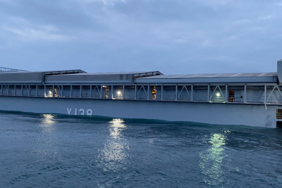 TCG BATIRAY denizaltısı, 3 bin tonluk havuza indirildi