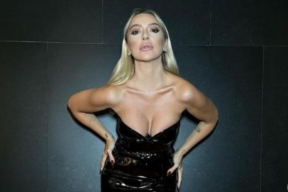 Hadise’nin çorapları dikkat çekti!