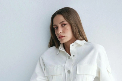 Serenay Sarıkaya'nın bronzluğu gündem oldu