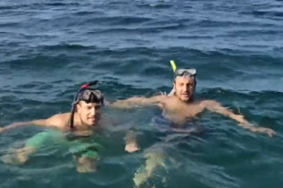 Selçuk Bayraktar, İstanbul Boğazı'nı yüzerek geçti