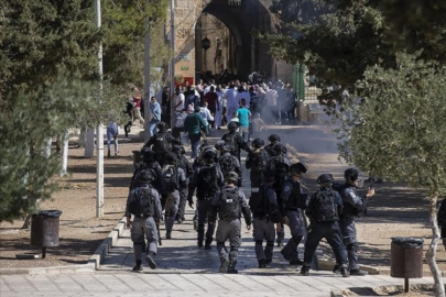 Yahudilerin Mescid-i Aksa baskınları sürüyor