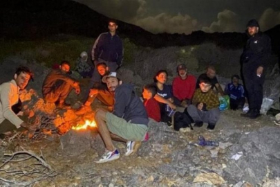 Yüzerek Yunanistan'a geçmeye çalışan düzensiz göçmen yorulunca yardım istedi