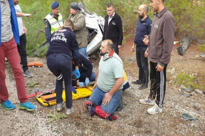 Bursa'da direksiyon başında uyuyakaldı! Ağaçlara çarpıp takla attı