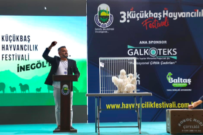 İnegöl’de Podyum Koç Ve Süs Tavuklarının