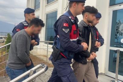 Minibüs bekleyen şahsın ölümüne sebep olan sürücü ve abisi adliyede