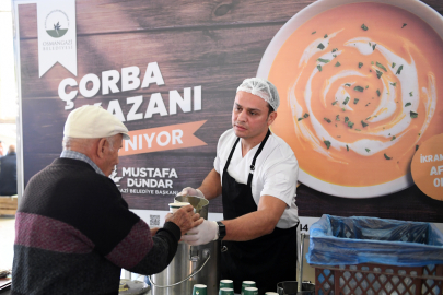 Dündar’dan pazarcı esnafına çorba ikramı