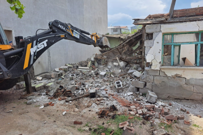 Metruk binalar bir bir yıkılıyor, Karacabey nefes alıyor