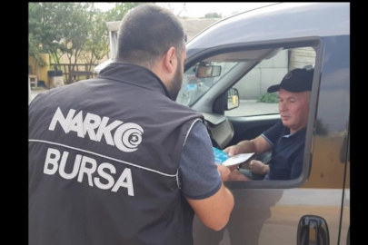 Narkotik Şube Müdürlüğü vatandaşları broşür dağıtarak bilgilendirdi