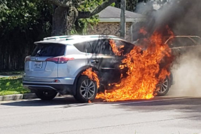 Bir arabaya kurşun sıkarsanız benzin deposu patlar mı