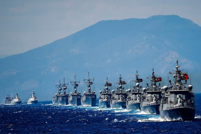 Donanma, tarihinin en büyük geçit törenine hazırlanıyor