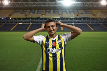 Fenerbahçeli Cengiz Ünder’in sevgilisi cesur pozlarıyla mest etti!