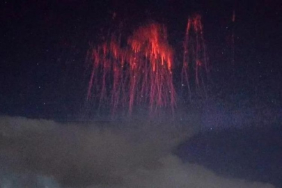 Bir doğa olayı olan 'kızıl cin' Türkiye'de gözlendi!