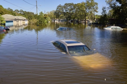 ABD'nin Florida eyaletinde yollar göle döndü