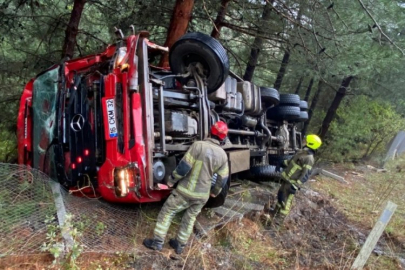 Bursa'da tır devrildi!