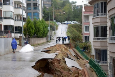 Bursa'da çöken yol, yağıştan sonra yeniden yapılacak