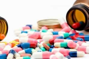 Eczanelerde ilaç krizi: Hastalar muadil arayışında