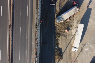 Eskişehir-Bursa yolunda iki tır kavşaktan düştü!