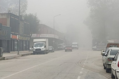 Bursa'da sabah saatlerinde sis görüş mesafesini düşürdü