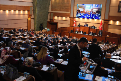 İETT'nin 29 milyar liralık 2024 yılı bütçesi kabul edildi