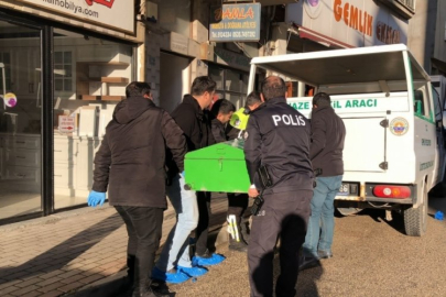 Yabancı uyruklu şahıslar bıçaklarla kavga etti