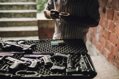 İzmir'de silah imalatı ve ticareti yapanlar yakalandı