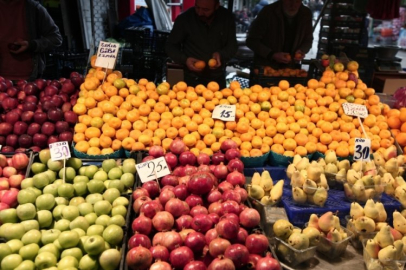 Bursa'da kışlık meyve ve sebzeler pazar tezgahlarında yerini aldı