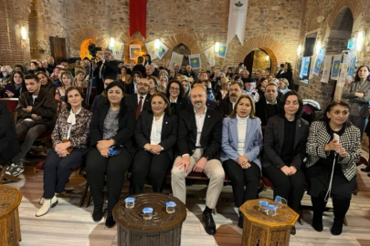 İYİ Parti Bursa'dan kadına şiddet vurgulu panel