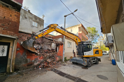 Metruk binaya balyoz