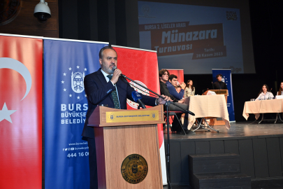 Münazarada fikirler yarıştı