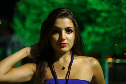 Hande Erçel'den tekne pozları: Hakan'ın teknesi mi o?