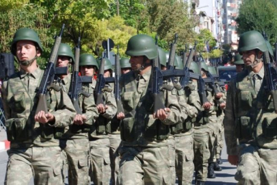 Milli Savunma Bakanlığı paylaştı! Sözleşmeli er başvuruları başladı: İşte en düşük ve en yüksek maaşları...