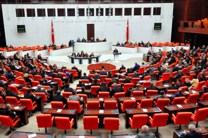 AK Parti'nin verdiği grup önerisi kabul edildi: Meclis'in çalışma süresi uzatılıyor