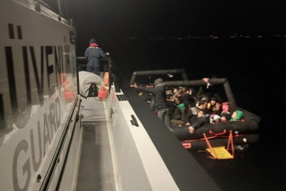 Balıkesir'de 102 düzensiz göçmen karaya çıkarıldı